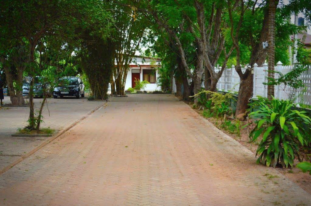 Hotel Empryean Katunayaka Εξωτερικό φωτογραφία